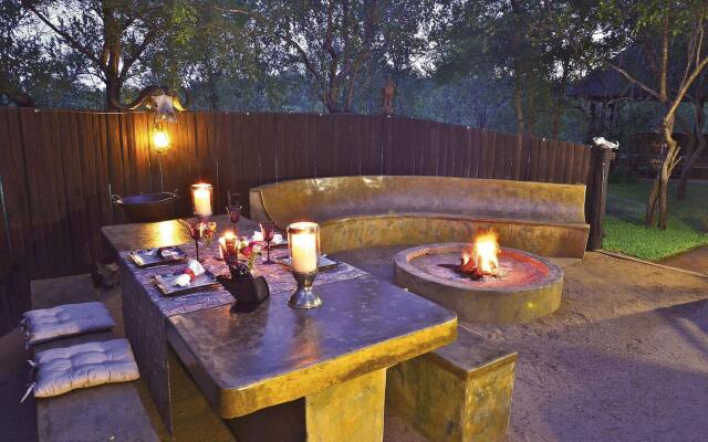Raptor Retreat Game Lodge