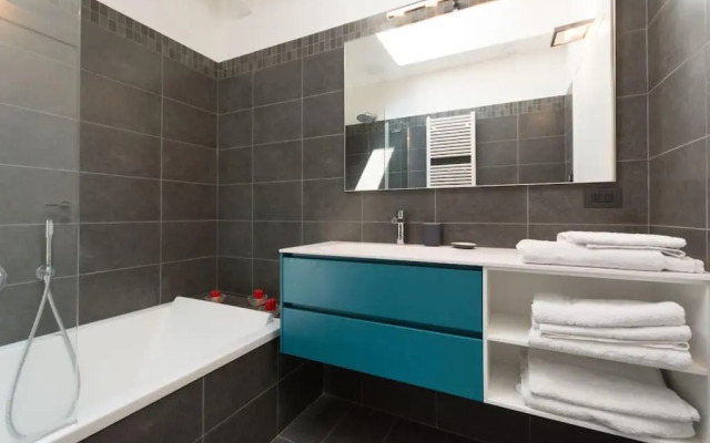 attico in un'oasi di verde sui navigli