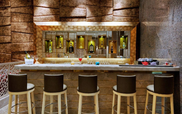 Niranta Airport Transit Hotel & Lounge Terminal 2 Arrivals