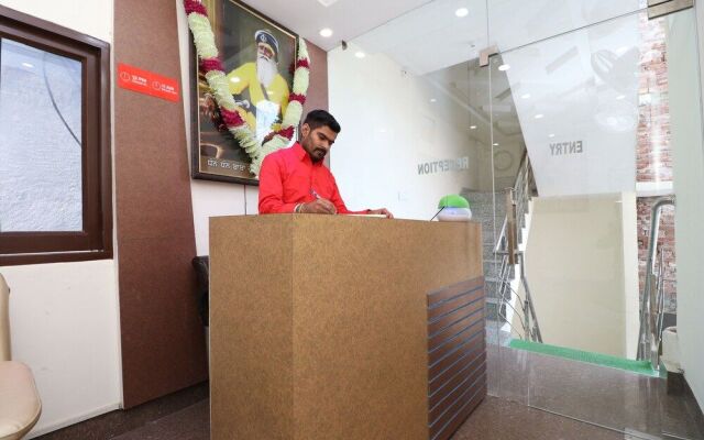 OYO 23235 Hotel Roopmahal & Restaurant