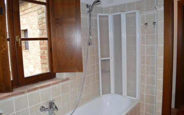 Apartment With Private Garden in Tuscany