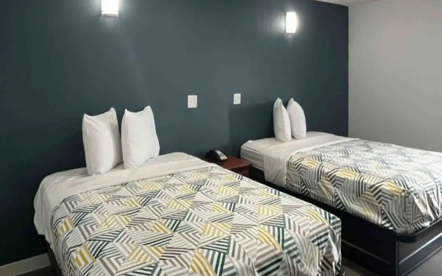 Motel 6 Greenwood, MS