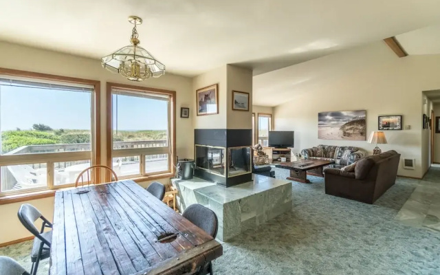 Daly's Oceanfront House