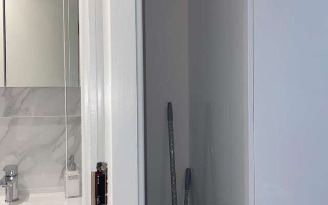 Fresh and Modern 2 Bed Flat Birmingham
