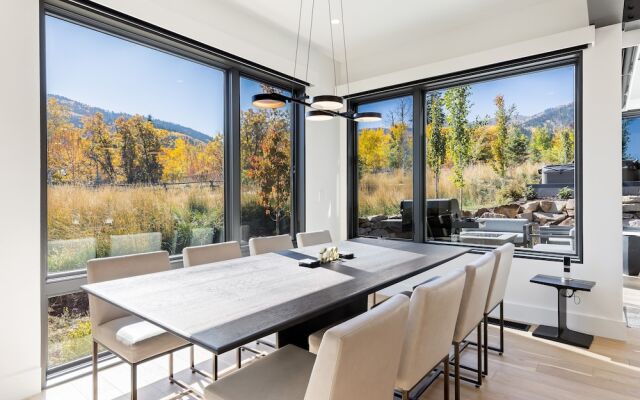 Modern Mountain Retreat