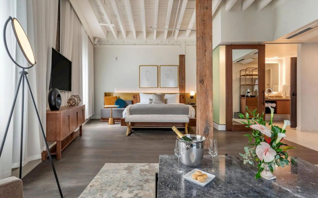 ONE11 Hotel
