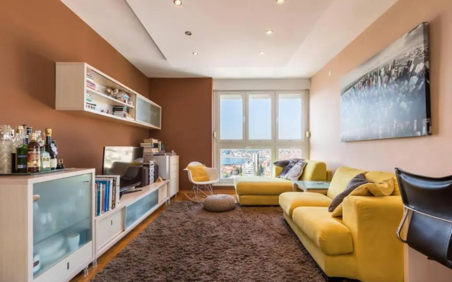 Apartment Penthouse Ema