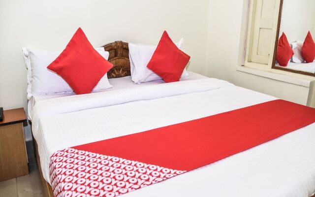 OYO 14606 Holiday Inn