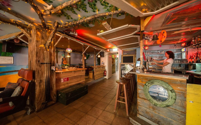 Jorplace Beach Hostel