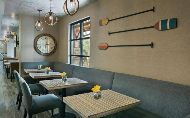 Oxford Suites Bellingham