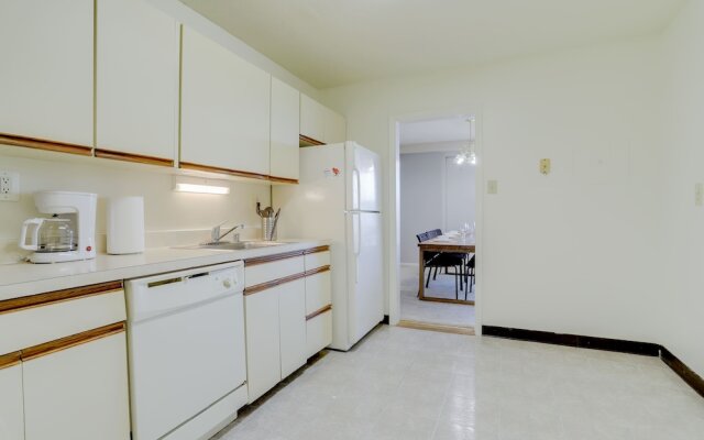 Awesome 2 BR Condo Crystal City