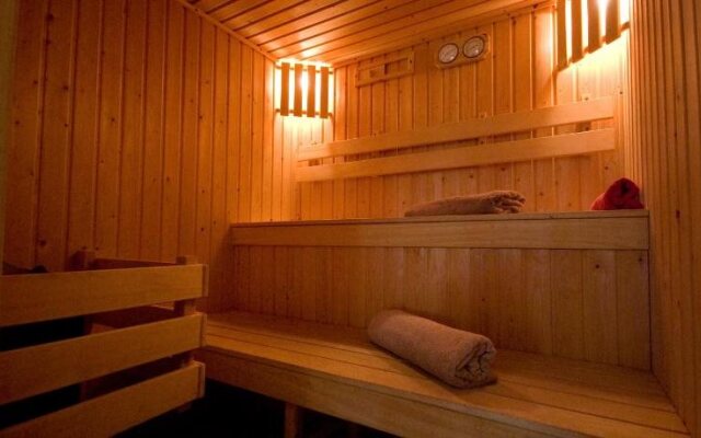 Treetops Cottages & Spa
