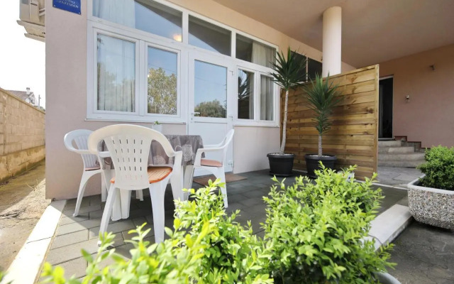 Studio close to the beach - Zadar Borik