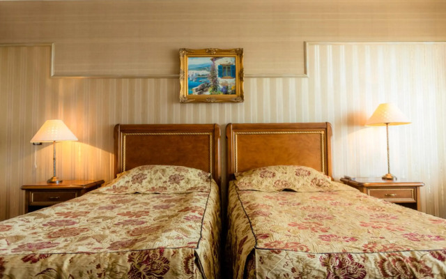 Palace-Marina Dinevi Hotel