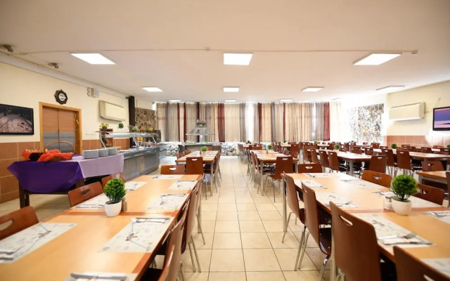 Hi Arad Hostel