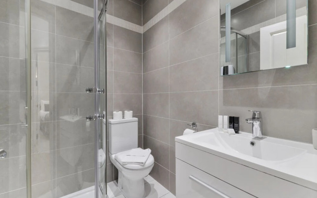 Cosy 1 Bed Apartment next to Liverpool Street Station FREE WIFI By City Stay Aparts London