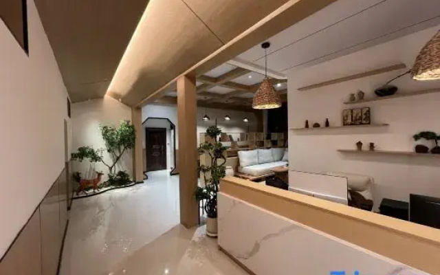 Tengchong Feather Lodge Inn
