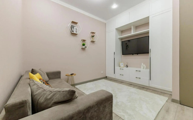 Apartments on Turan Avenue 50/2