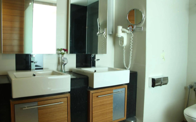 Dua Sentral Suites