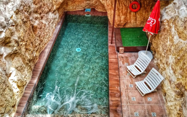 Town House with Private Pool in Village Centre