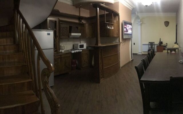 Armenner Hostel and Tours