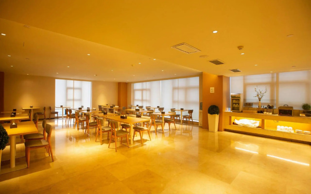 Ji Hotel (Zhengzhou East Railway Station)