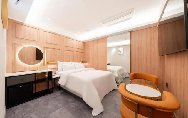 Hotel INSTA Suwon City Hall