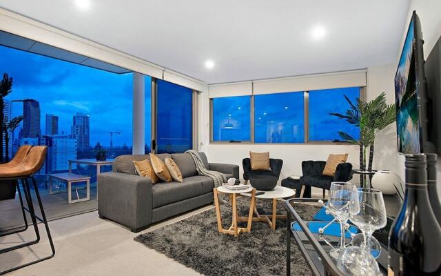NEO Apartments - Holidays Gold Coast
