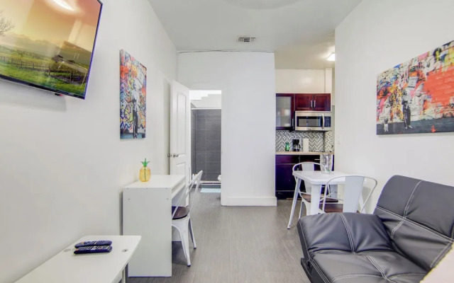 Cozy South Beach 1BR Apt Near Beach and Ocean Drive