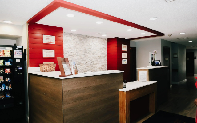 Hawthorn Suites by Wyndham Tinton Falls