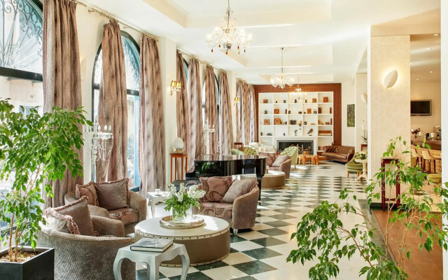 Dioni Boutique Hotel