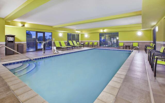 Hampton Inn & Suites Oakwood Village-Cleveland