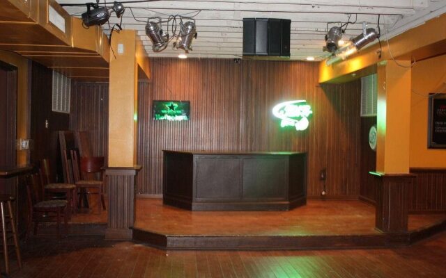 Waynebrook Inn, Est 1865