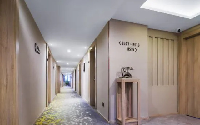 Yilong Anyun Hotel (Binjiang Runshou North Road Branch, Jiangning District, Nanjing)
