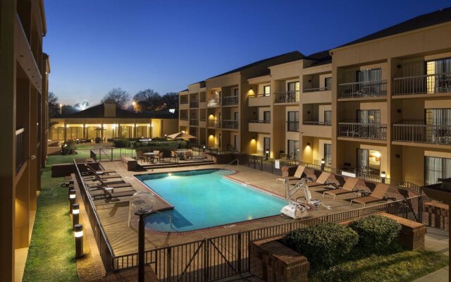 Courtyard by Marriott Memphis East/Park Avenue