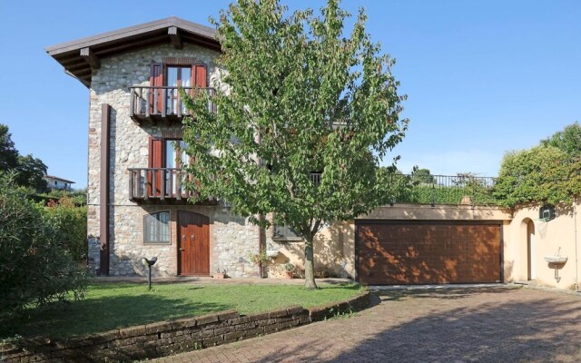 Villa Girasole in Polpenazze del Garda