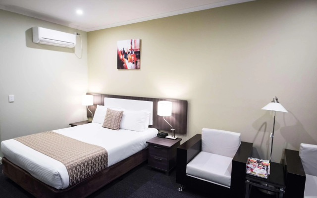 Best Western Airport Motel and Convention Centre