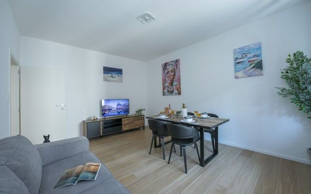 Boutique Apartment 10
