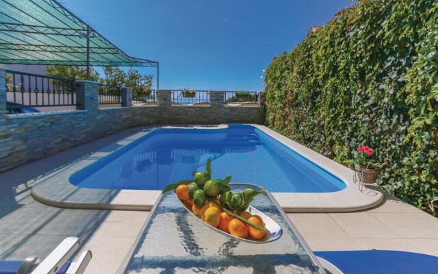 Amazing Home in Podstrana With Wifi and 3 Bedrooms