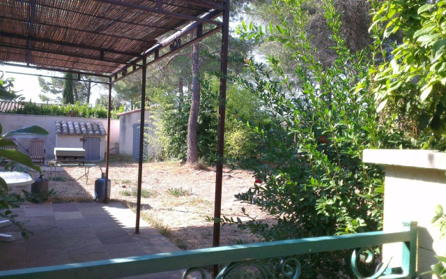 La Petite Maison Sous les Pins