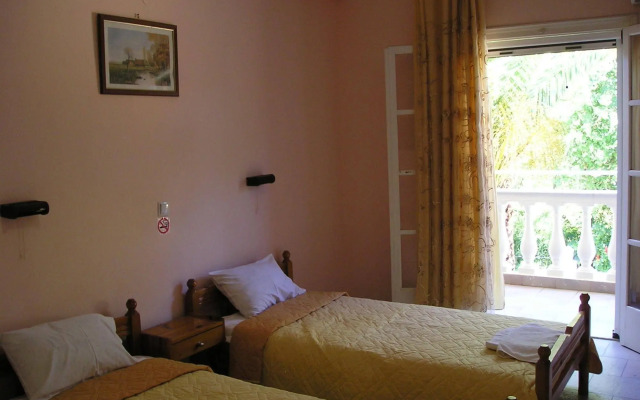 River Studios & Apartments
