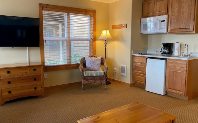 Lighthouse Inn