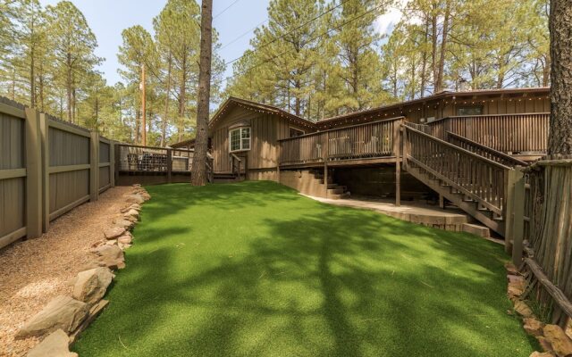 Rustic Pines Retreat