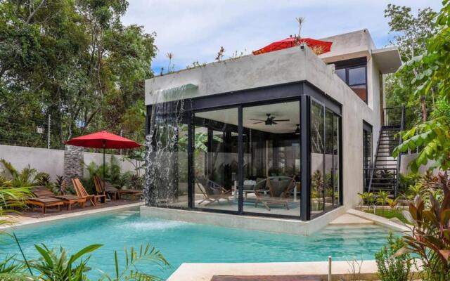 Villa Isla - Jacuzzi and Chef includ 4 BR 8 PPL
