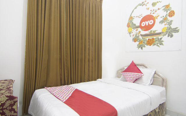 OYO 244 Griya Cemara Homestay