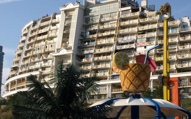 Arcadia Gold Apartments