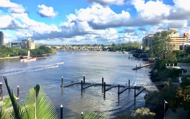 Modern Studio Apartment With Pool And Amazing Views