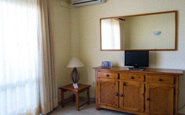 The Kingfisher Apartments at Benal Beach