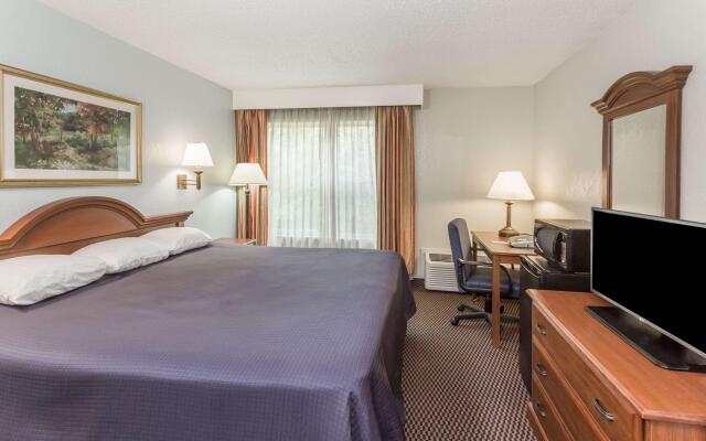 Baymont by Wyndham Lake Park Valdosta I-75