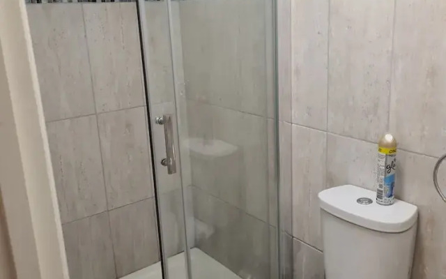 4br-2ensuite-10mincentrallondon-sleeps11-parking
